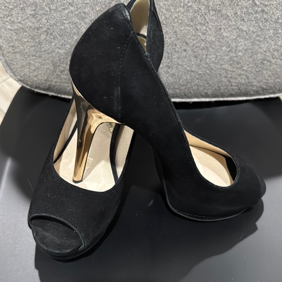 Michael Kors Black and Gold Stiletto Heels - Picture 1 of 7
